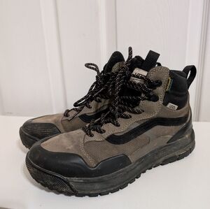 Vans Boots UltraRange Exo Hi MTE-2 Insulated Mens Size 6.5/Womens 8 Green